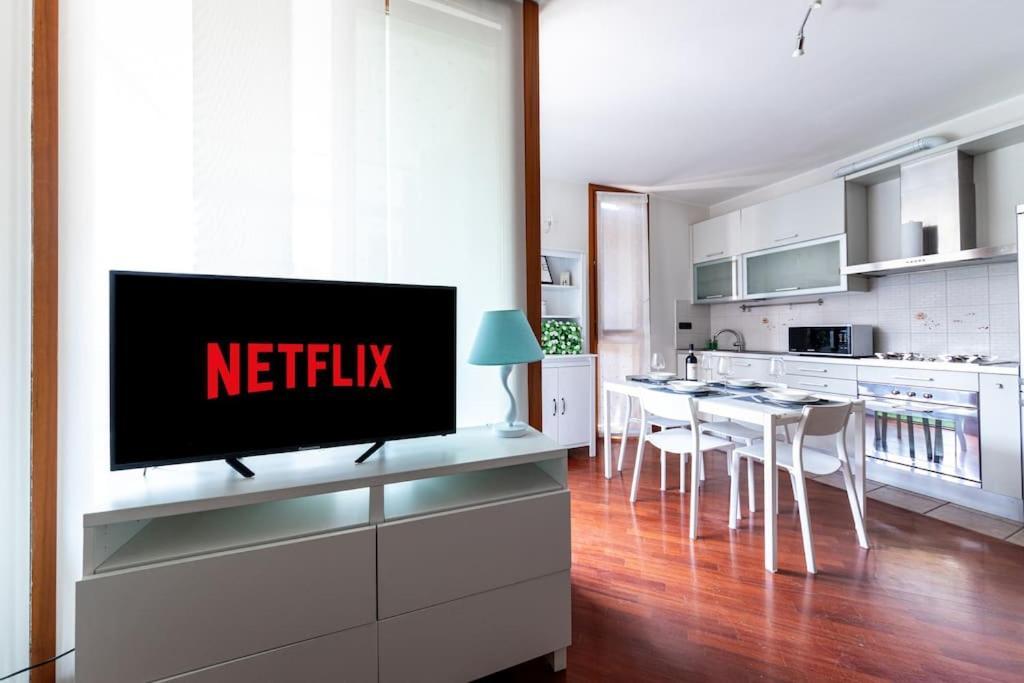 Appartamento Caterina A 5 Minuti Da Milano Fiere E San Siro Con Wifi-Netflix-Free Parking Esterno foto