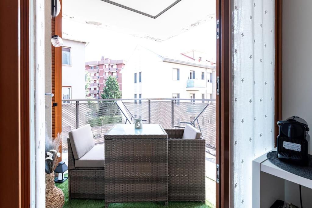 Appartamento Caterina A 5 Minuti Da Milano Fiere E San Siro Con Wifi-Netflix-Free Parking Esterno foto