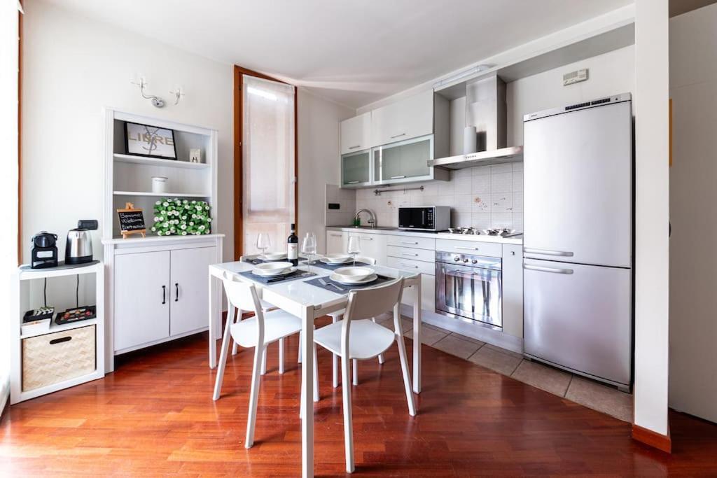 Appartamento Caterina A 5 Minuti Da Milano Fiere E San Siro Con Wifi-Netflix-Free Parking Esterno foto